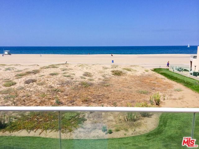 7301 Vista Del Mar, Playa del Rey CA: https://media.crmls.org/mediaz/ccfe74c8-365d-415d-afe0-e04bc03fb110.jpg