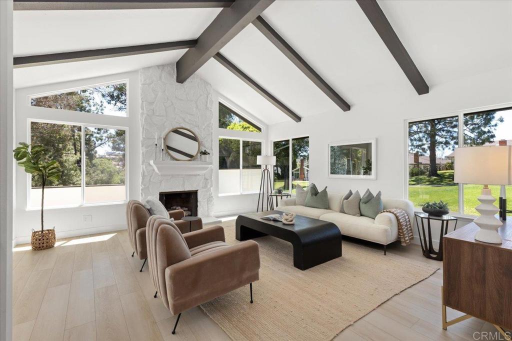 1259 La Casa Drive