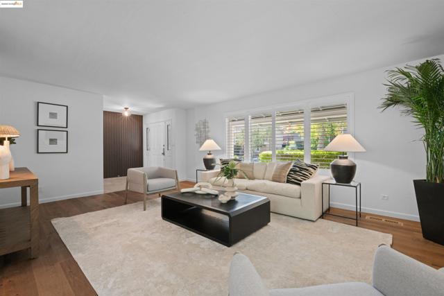 Image 5 of 41 For 7796 Surrey Ln