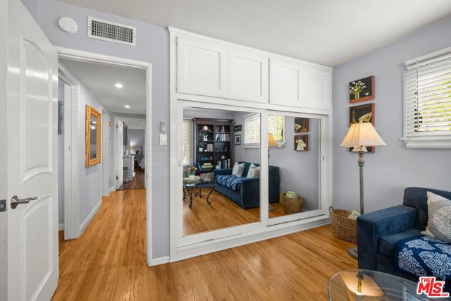 6432 Petit Avenue, Van Nuys CA: https://media.crmls.org/mediaz/cd005428-3385-4b37-a94d-6722331528b8.jpg