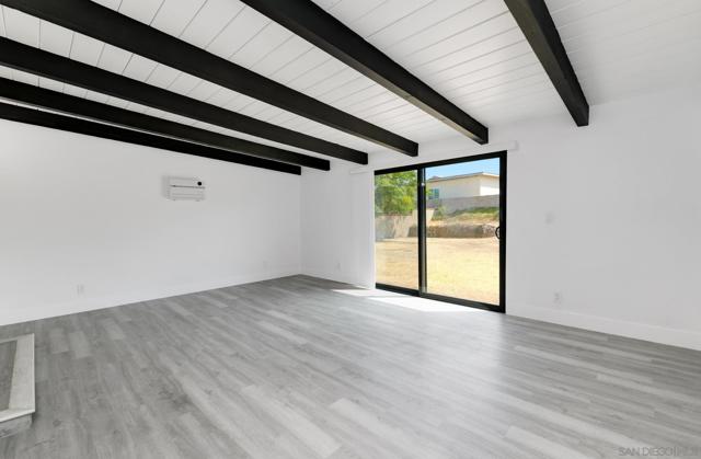 307 S Belmont Ave, National City CA: https://media.crmls.org/mediaz/cd00a114-1fdf-43ca-8bb3-5cafbff24b36.jpg