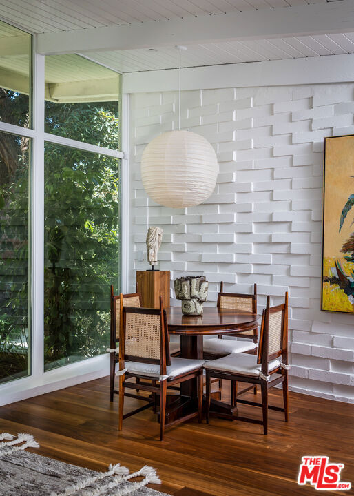 2179 Mandeville Canyon Road, Los Angeles CA: https://media.crmls.org/mediaz/cd00f2d7-cabb-4d71-b829-43373c96ea1e.jpg