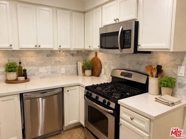 450 South Rexford Drive, 4 photo 6