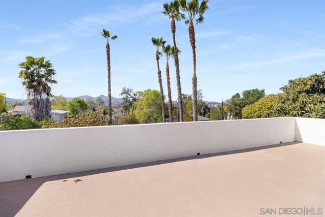 1756 Alhudson Dr, Escondido CA: https://media.crmls.org/mediaz/cd0199a8-8ce0-490b-9d9c-3a889bc437d0.jpg