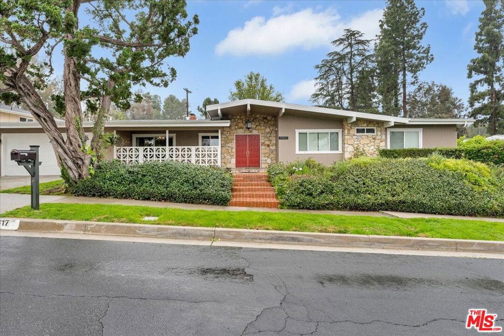 5817 Lockhurst Drive
