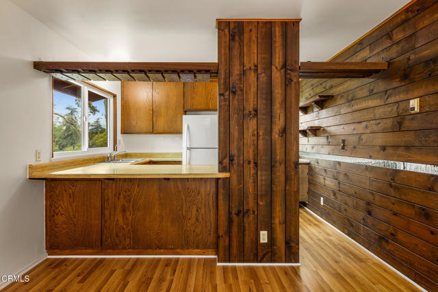 11220 N Ventura Avenue, Ojai CA: https://media.crmls.org/mediaz/cd033512-6e16-4a46-8723-a819a6df89bb.jpg