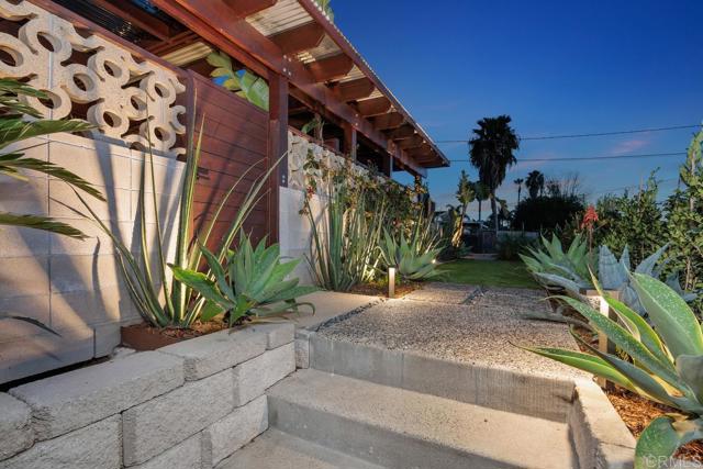 803 Saxony Road, Encinitas CA: https://media.crmls.org/mediaz/cd042e29-a6af-4e49-b7f1-46d13ef82ba9.jpg