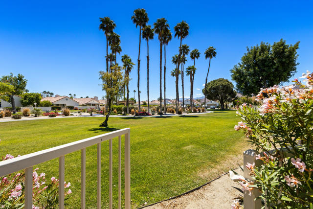 43870 Via Granada, Palm Desert CA: https://media.crmls.org/mediaz/cd0453d9-7158-4190-a06d-1f5d573128e0.jpg