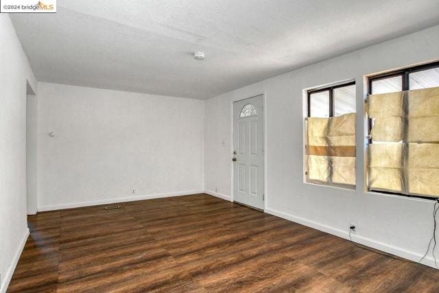 Image 6 of 28 For 103 Countess Way