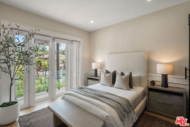 18057 Valley Vista Boulevard, Encino CA: https://media.crmls.org/mediaz/cd04b305-5652-434f-ab56-e5fc398815cd.jpg