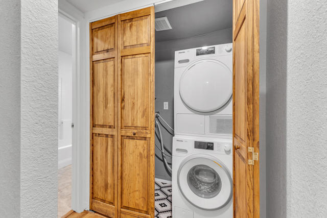 53962 Marian View Drive, Idyllwild CA: https://media.crmls.org/mediaz/cd04c5e6-da7f-46fc-b754-4d4d955c43ff.jpg