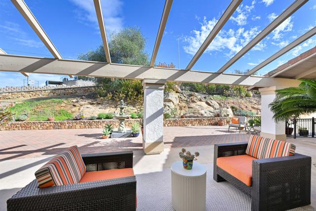 Detail Gallery Image 8 of 53 For 13065 via Suena, Valley Center,  CA 92082 - 3 Beds | 2/1 Baths
