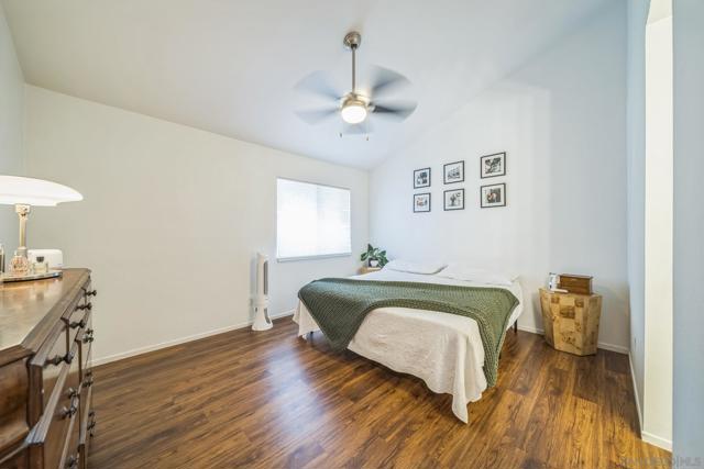 970 Marlin Dr, Vista CA: https://media.crmls.org/mediaz/cd05ef66-afaf-483d-9f3d-409873a86b12.jpg