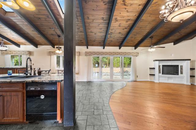 699 Fiesta Place, Hayward CA: https://media.crmls.org/mediaz/cd06a531-0783-4a06-8d36-72ca0195ffe8.jpg