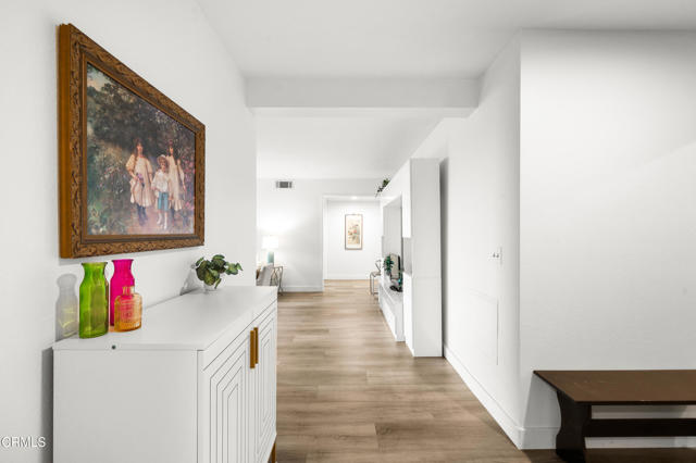 Detail Gallery Image 6 of 41 For 4275 via Arbolada #209,  Los Angeles,  CA 90042 - 3 Beds | 2 Baths