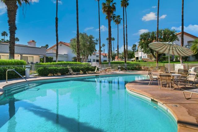 153 Desert Falls E Drive, Palm Desert CA: https://media.crmls.org/mediaz/cd081bd9-925a-4fe0-a6da-da40082ae822.jpg