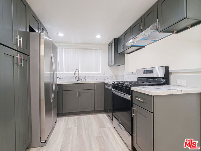 17200 Roscoe Boulevard, Northridge CA: https://media.crmls.org/mediaz/cd089be1-eac4-4541-9d27-282a69f1fe76.jpg