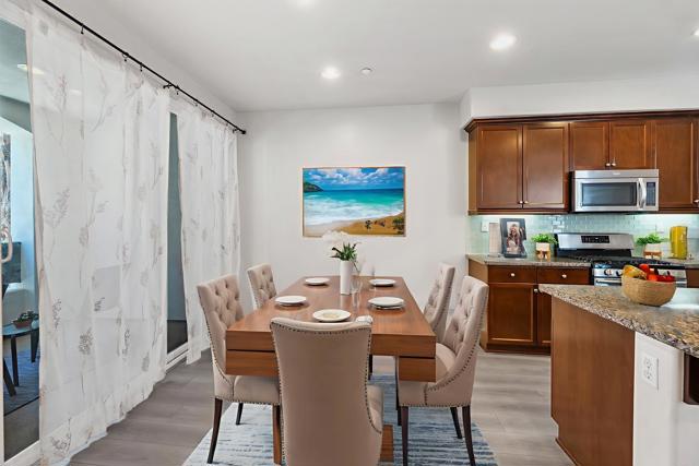 2454 Antlers Way, San Marcos CA: https://media.crmls.org/mediaz/cd08b9ea-5a56-4d94-846b-dee03da34c0a.jpg