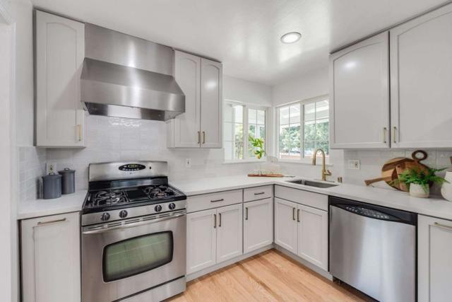 10800 W Estates Drive, Cupertino CA: https://media.crmls.org/mediaz/cd08ccd5-6c7d-4332-aadd-14bafcefbb1e.jpg
