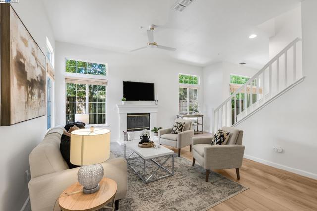 4120 Lucca Ct, Pleasanton CA: https://media.crmls.org/mediaz/cd08d8f0-fab7-4b61-954c-0833643f40e6.jpg