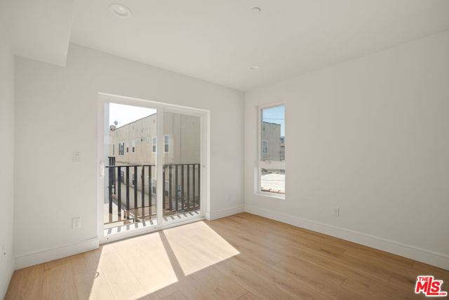 1619 2nd Avenue, Los Angeles CA: https://media.crmls.org/mediaz/cd0940b7-f555-4184-b1e7-babd7757c81d.jpg