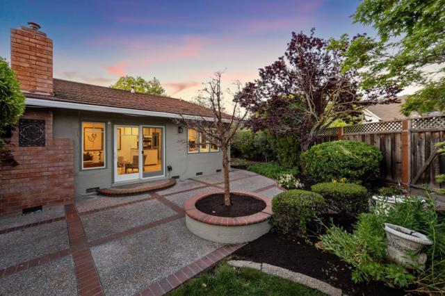 16100 Shannon Road, Los Gatos CA: https://media.crmls.org/mediaz/cd09423b-4e72-4cb0-9c32-a23c977f032e.jpg