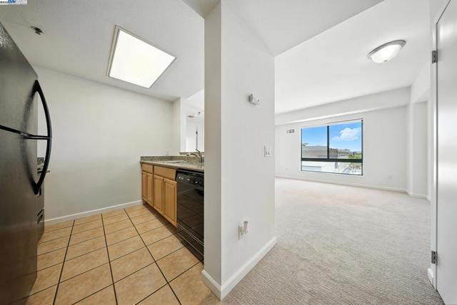 989 Webster, Oakland CA: https://media.crmls.org/mediaz/cd097a46-fd16-4896-a334-e45219cc87d2.jpg