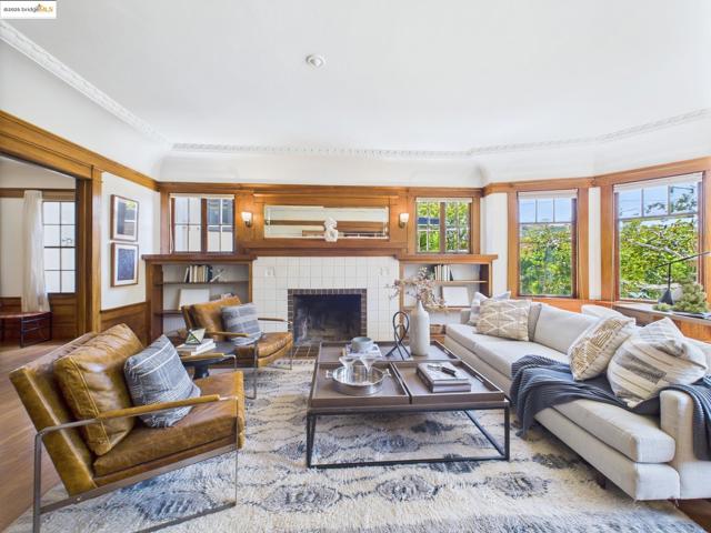 5920 Ivanhoe Rd, Oakland CA: https://media.crmls.org/mediaz/cd09a731-4361-4148-92c1-3bc1265d2081.jpg