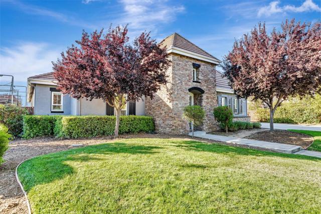 325 Peebles Avenue, Morgan Hill CA: https://media.crmls.org/mediaz/cd09ed98-9cd7-4223-ab8d-b228bab0116f.jpg