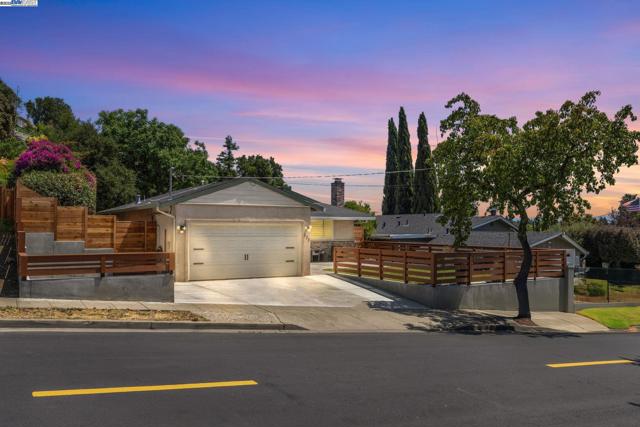 635 Janice Ave, Hayward CA: https://media.crmls.org/mediaz/cd0a3765-a780-4137-ae37-e270dc833dba.jpg