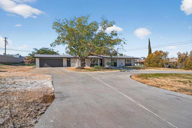 7504 Balsa Avenue, Yucca Valley CA: https://media.crmls.org/mediaz/cd0a3e4c-426c-4853-9cdf-c23f34d44b98.jpg