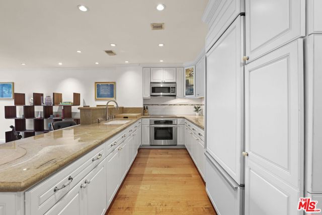 2170 Century Parkway, Los Angeles CA: https://media.crmls.org/mediaz/cd0bb9b8-3828-4a7a-9a64-7fb409305c9c.jpg