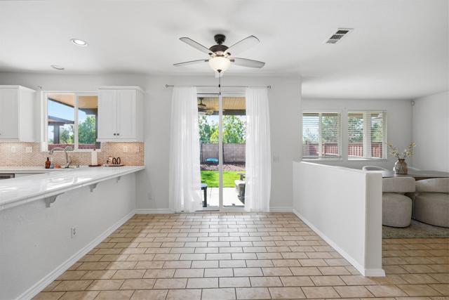 Detail Gallery Image 8 of 52 For 38538 Tranquila Ave, Murrieta,  CA 92563 - 4 Beds | 2/1 Baths