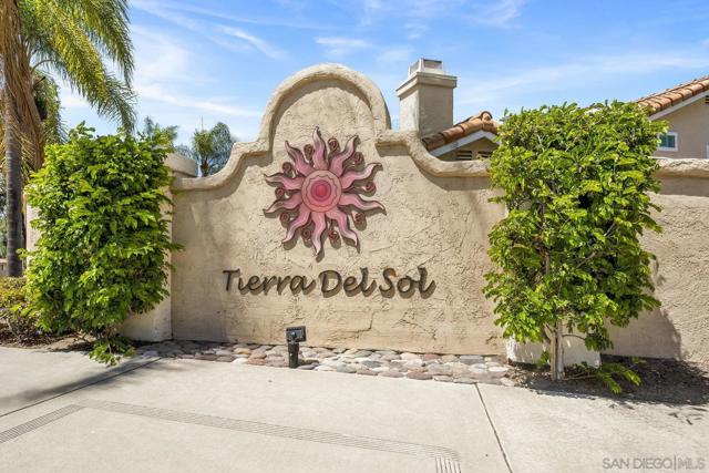 11781 Caminito De Las Missiones, San Diego CA: https://media.crmls.org/mediaz/cd0ca5d1-b284-4b95-8ecc-2f8e11d4a0d6.jpg