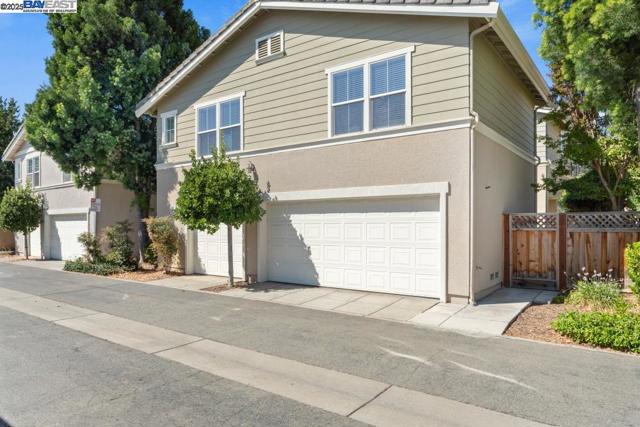 1525 Whispering Oaks Way, Pleasanton CA: https://media.crmls.org/mediaz/cd0ca5da-b420-47ff-80a1-fe189f0bd5d4.jpg