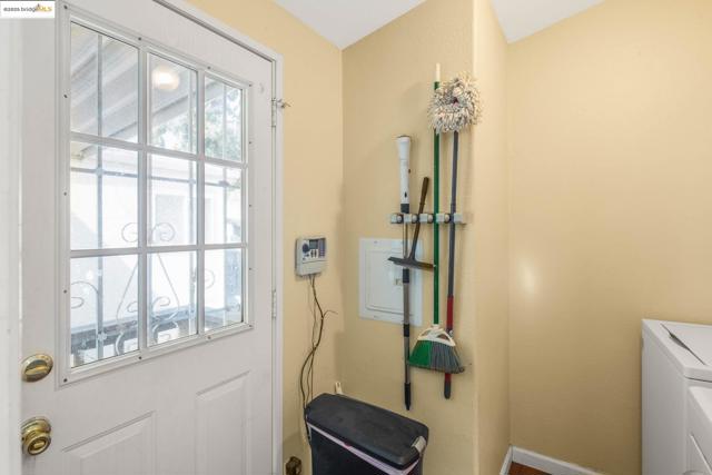 16711 Marsh Creek Rd, Clayton CA: https://media.crmls.org/mediaz/cd0cd4d5-d23e-4b7c-9122-3d56022520b5.jpg