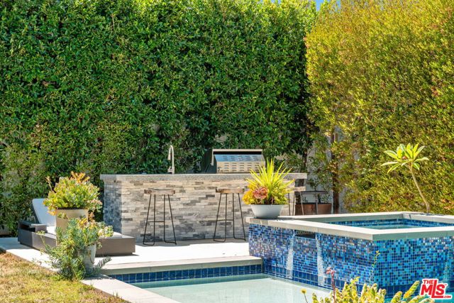 5235 Sylmar Avenue, Sherman Oaks CA: https://media.crmls.org/mediaz/cd0cebfd-8ff9-4772-8009-15c110580a00.jpg