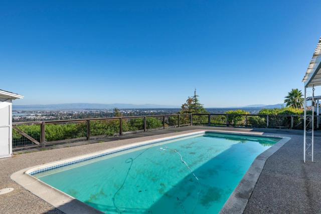 1033 Hewitt Drive, San Carlos CA: https://media.crmls.org/mediaz/cd0d8236-679b-4934-9d6b-e19559e297c5.jpg