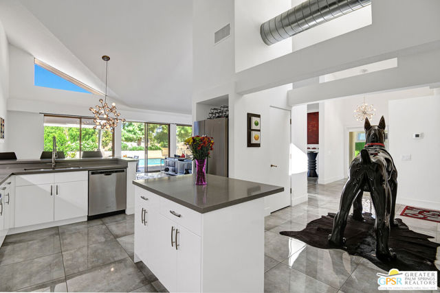 186 S Kavenish Drive, Rancho Mirage, CA 92270