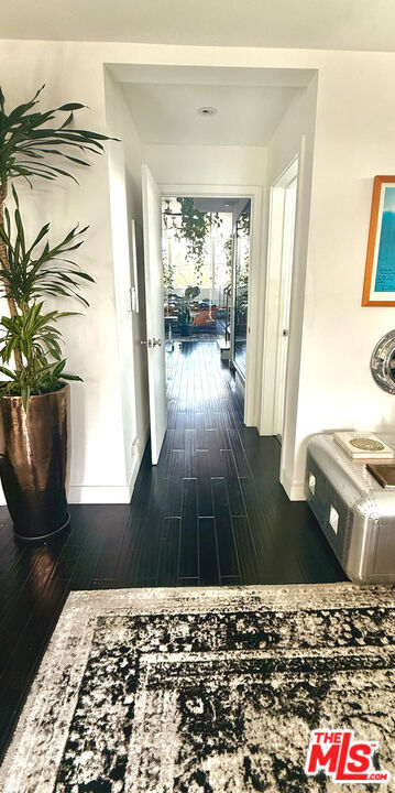 2515 Lincoln Boulevard, Venice CA: https://media.crmls.org/mediaz/cd0d9363-8541-407f-abf1-83416beba8b6.jpg