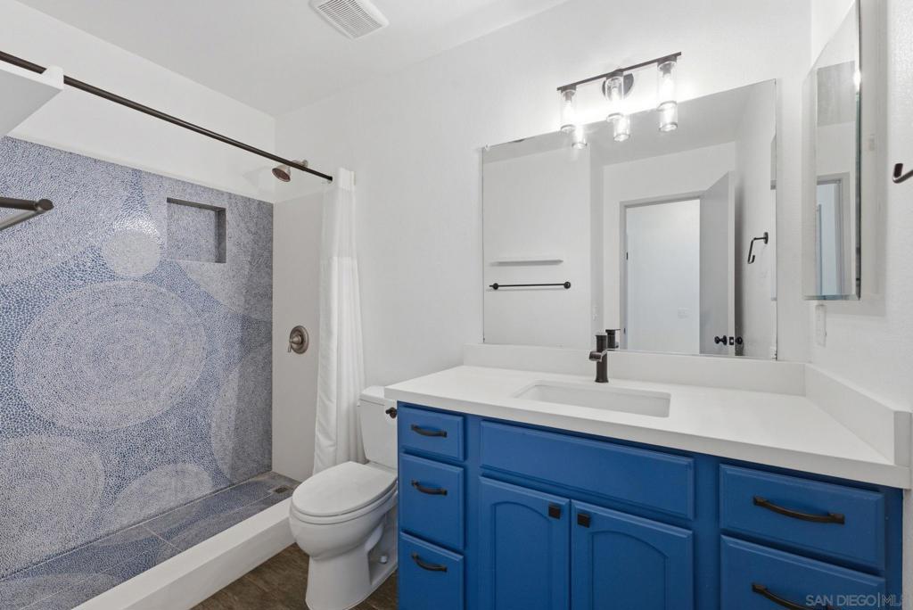 405 Requeza St - photo 12