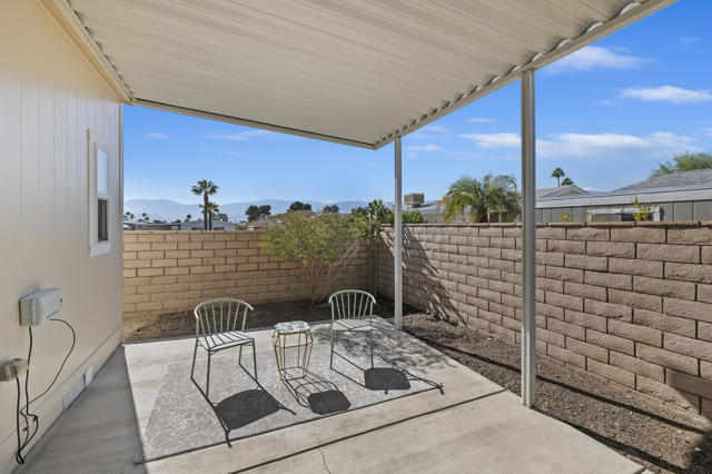 73363 Desert Greens Dr N, Palm Desert CA: https://media.crmls.org/mediaz/cd0e27de-3e4f-4edf-9b45-ea02fad397de.jpg