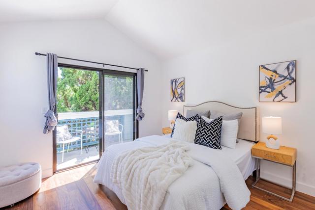 425 Mountain Laurel Court, Mountain View CA: https://media.crmls.org/mediaz/cd0e5d09-7867-498e-9ed8-780be5f5dd5d.jpg