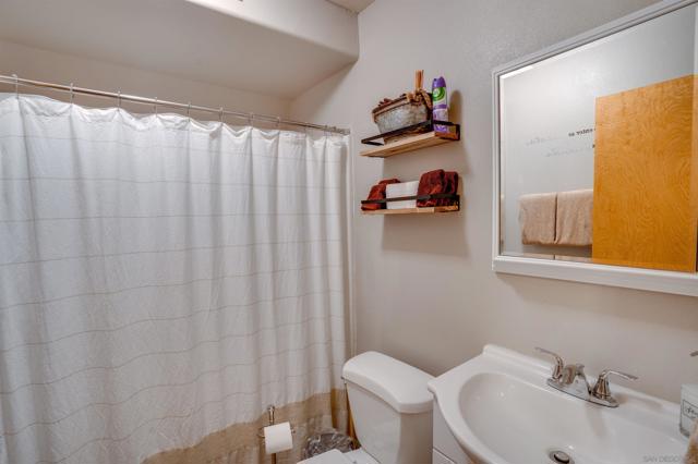 33382 Squirrel Dr, Green Valley Lake CA: https://media.crmls.org/mediaz/cd0eec23-c18a-43a0-a6a5-ef362d455ac4.jpg