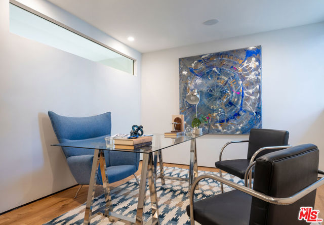 8356 W 4th Street, Los Angeles CA: https://media.crmls.org/mediaz/cd0f5b6b-740c-4959-9670-017313b8e8df.jpg