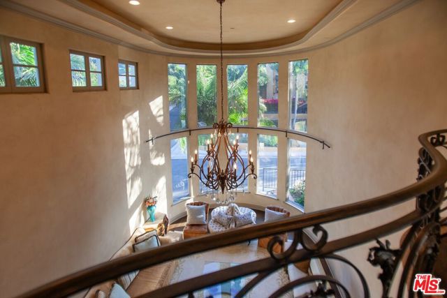 3501 Caribeth Drive, Encino CA: https://media.crmls.org/mediaz/cd0f9111-fa3b-4800-85ca-7e85f844c945.jpg