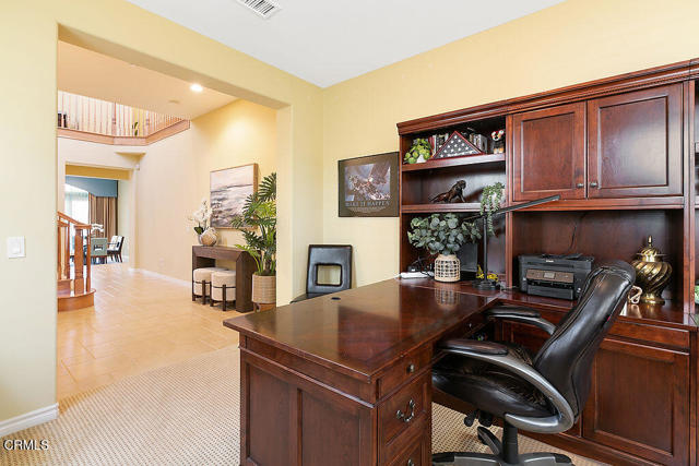 1464 Twin Tides Place, Oxnard CA: https://media.crmls.org/mediaz/cd0fb316-3caf-4e5d-9976-ae03515b6bed.jpg