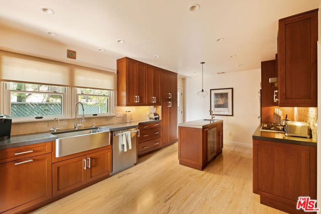 1620 N Genesee Avenue, Los Angeles CA: https://media.crmls.org/mediaz/cd0fc5fa-55dc-48e0-a32a-8aea3ea450d2.jpg