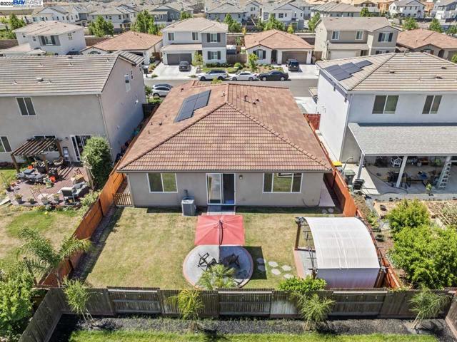 323 Sacramento St, Lathrop CA: https://media.crmls.org/mediaz/cd100e4e-181b-4142-b361-1b6c9e3ab537.jpg