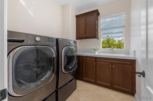 15501 Bristol Ridge Ter, San Diego CA: https://media.crmls.org/mediaz/cd115269-371a-4f23-8862-d25df40d45b5.jpg